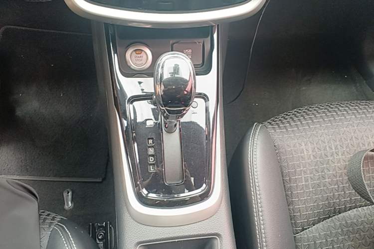 Used Nissan Tiida 2016 1.6L CVT Smart Drive Edition Gear Lever