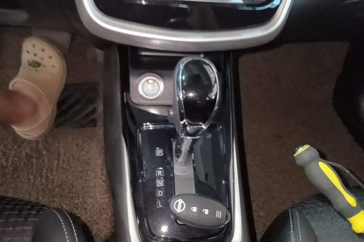 Used Nissan Tiida 2016 1.6L CVT Smart Drive Edition Gear Lever