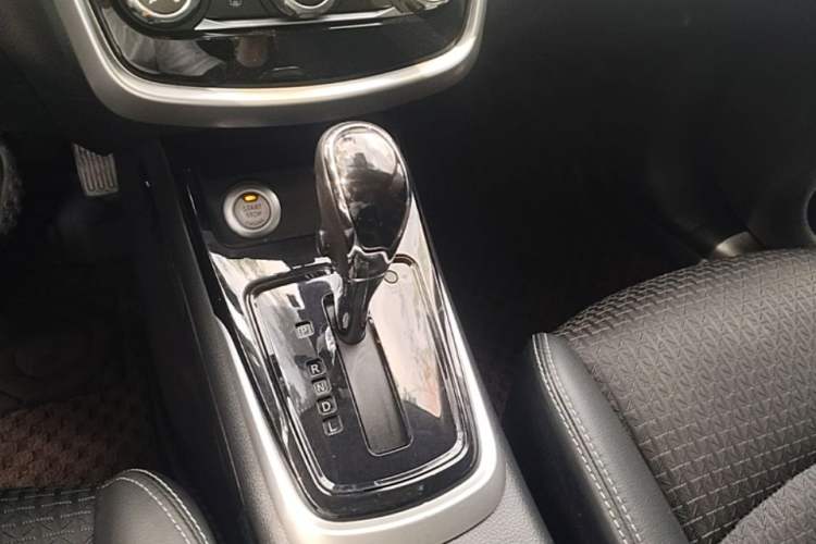 Used Nissan Tiida 2016 1.6L CVT Smart Drive Edition Gear Lever