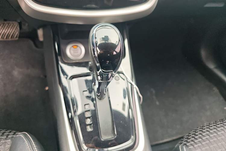 Used Nissan Tiida 2016 1.6L CVT Smart Drive Edition Gear Lever
