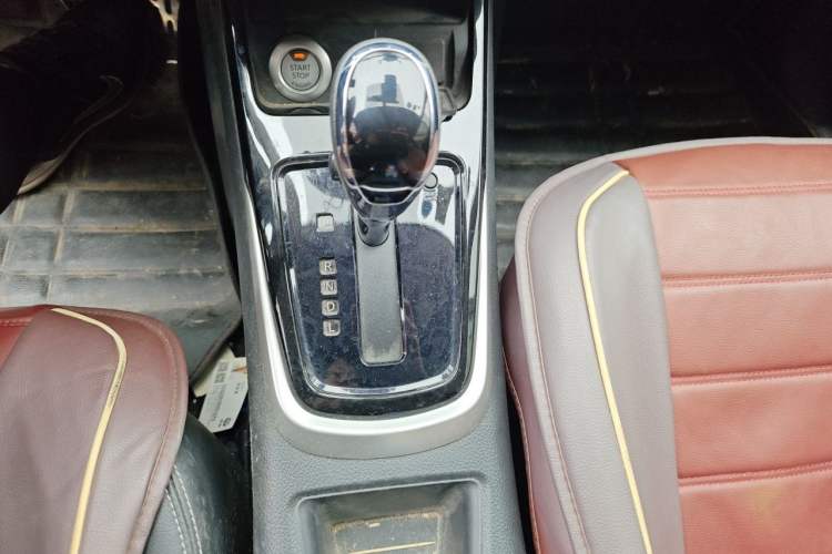 Used Nissan Tiida 2016 1.6L CVT Smart Drive Edition Gear Lever