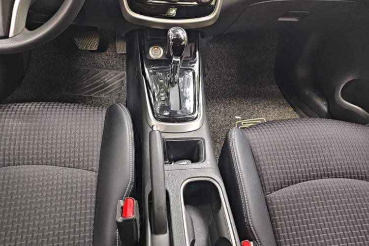 Used Nissan Tiida 2016 1.6L CVT Smart Drive Edition Gear Lever