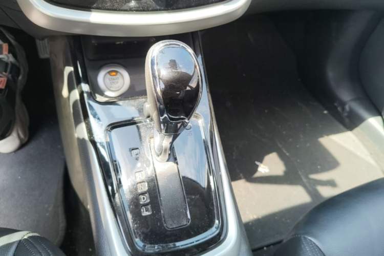 Used Nissan Tiida 2016 1.6L CVT Smart Drive Edition Gear Lever