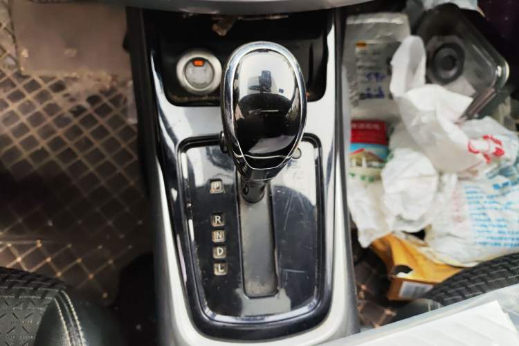 Used Nissan Tiida 2016 1.6L CVT Smart Drive Edition Gear Lever