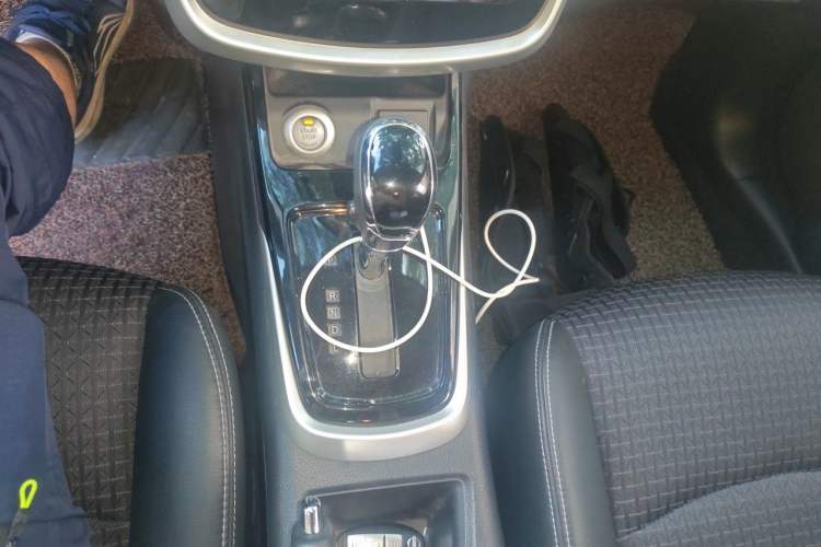 Used Nissan Tiida 2016 1.6L CVT Smart Drive Edition Gear Lever