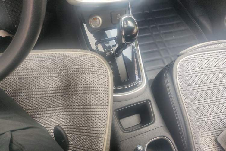 Used Nissan Tiida 2016 1.6L CVT Smart Drive Edition Gear Lever