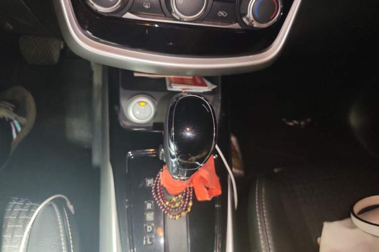 Used Nissan Tiida 2016 1.6L CVT Smart Drive Edition Gear Lever