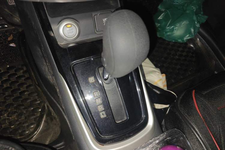 Used Nissan Tiida 2016 1.6L CVT Smart Drive Edition Gear Lever