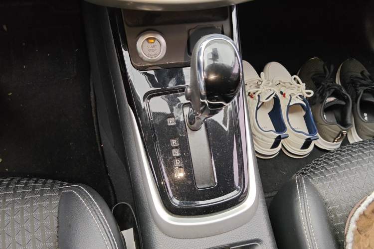 Used Nissan Tiida 2016 1.6L CVT Smart Drive Edition Gear Lever