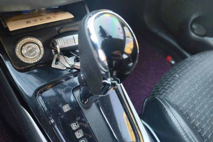 Used Nissan Tiida 2016 1.6L CVT Smart Drive Edition Gear Lever