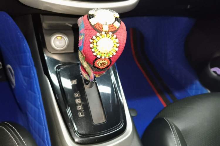 Used Nissan Tiida 2016 1.6L CVT ZhiZun Edition Gear Lever