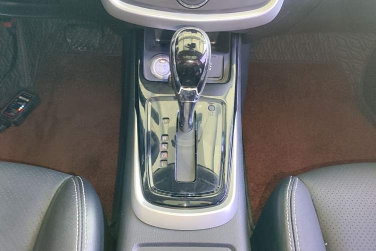 Used Nissan Tiida 2016 1.6L CVT ZhiZun Edition Gear Lever