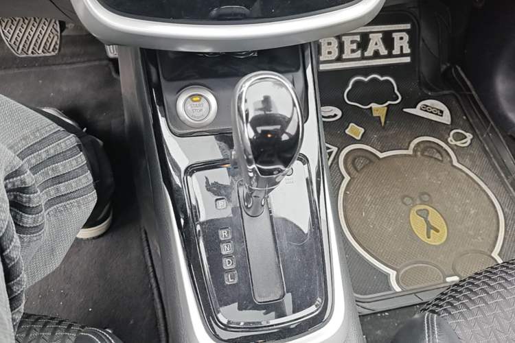 Used Nissan Tiida 2016 1.6L CVT Smart Drive Edition Gear Lever