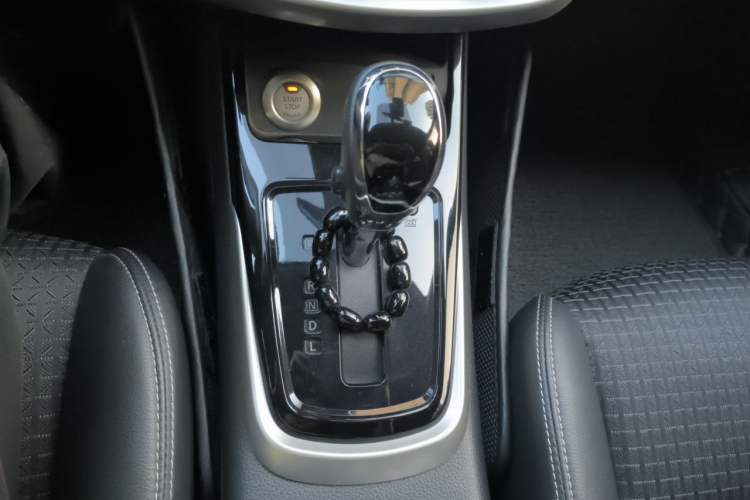 Used Nissan Tiida 2016 1.6L CVT Smart Drive Edition Gear Lever