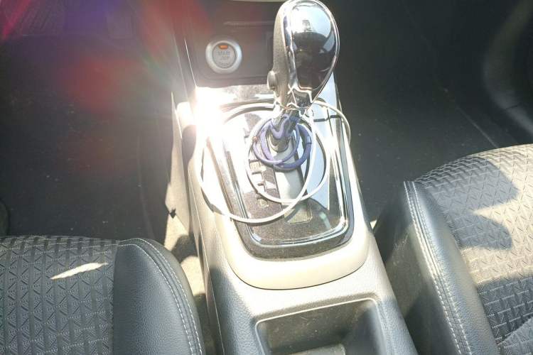 Used Nissan Tiida 2016 1.6L CVT Smart Drive Edition Gear Lever