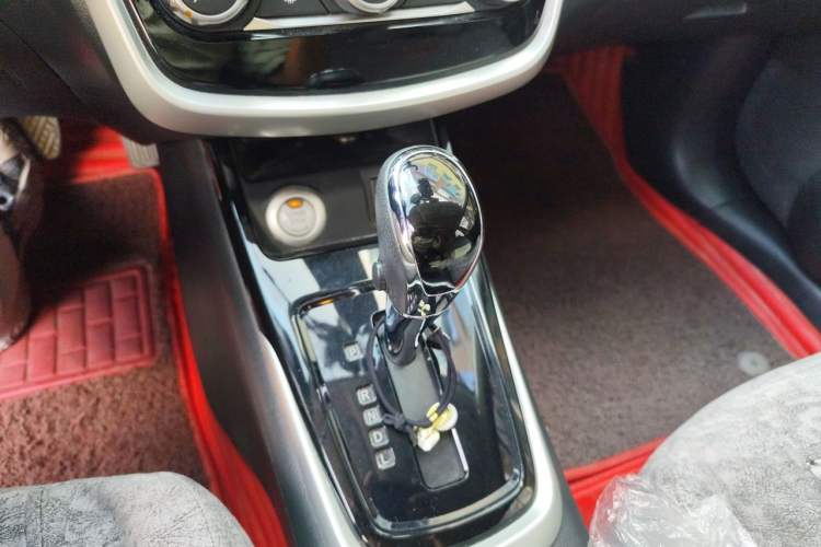 Used Nissan Tiida 2016 1.6L CVT Smart Drive Edition Gear Lever