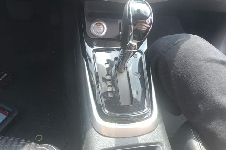 Used Nissan Tiida 2016 1.6L CVT Smart Drive Edition Gear Lever