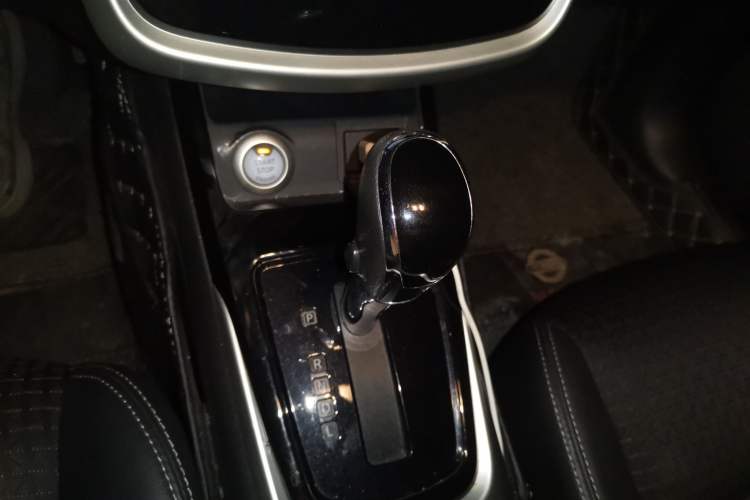 Used Nissan Tiida 2016 1.6L CVT Smart Drive Edition Gear Lever