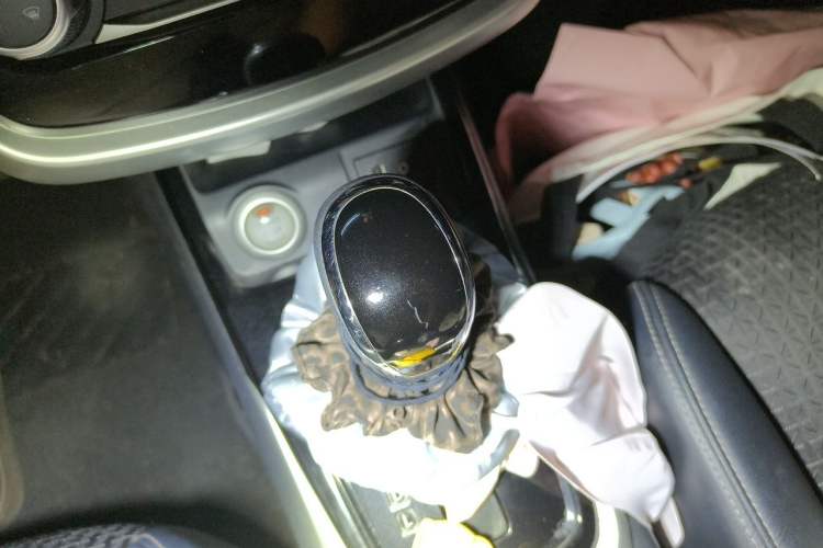 Used Nissan Tiida 2016 1.6L CVT Smart Drive Edition Gear Lever