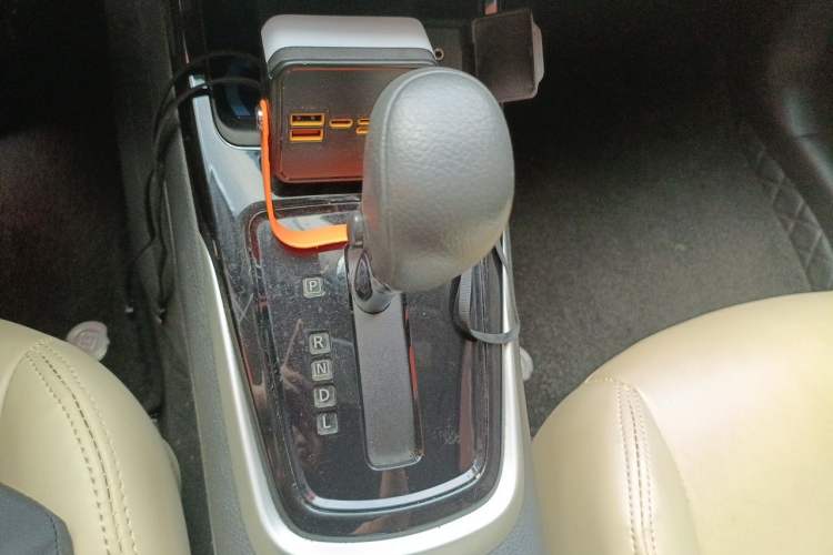 Used Nissan Tiida 2016 1.6L CVT Cool Dynamic Edition Gear Lever