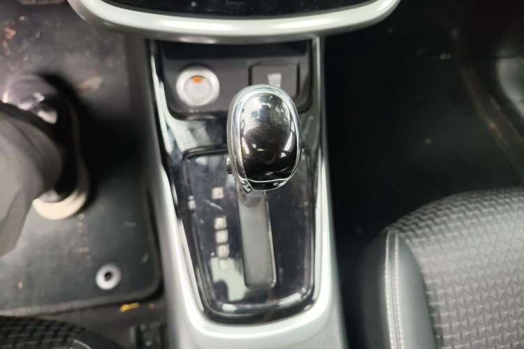 Used Nissan Tiida 2016 1.6L CVT Smart Drive Edition Gear Lever