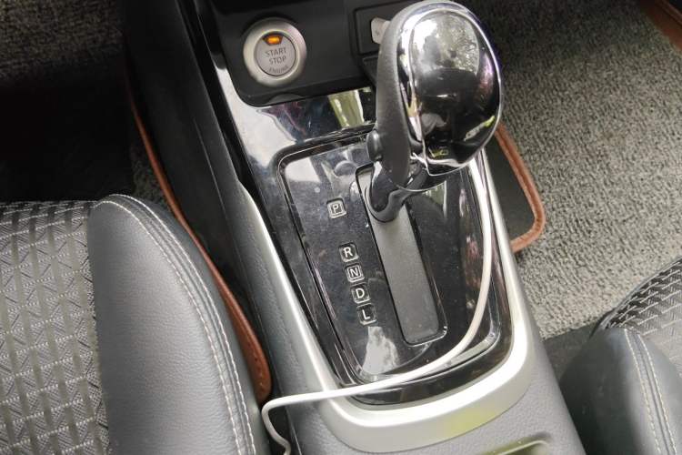 Used Nissan Tiida 2016 1.6L CVT Smart Drive Edition Gear Lever
