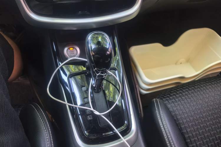 Used Nissan Tiida 2016 1.6L CVT Smart Drive Edition Gear Lever