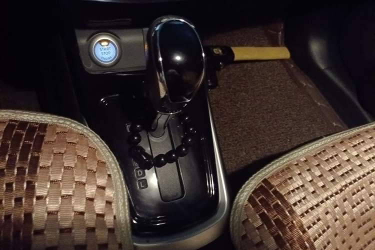 Used Nissan Tiida 2016 1.6L CVT Smart Drive Edition Gear Lever