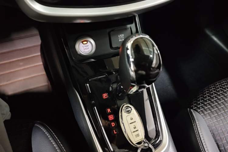 Used Nissan Tiida 2016 1.6L CVT Smart Drive Edition Gear Lever