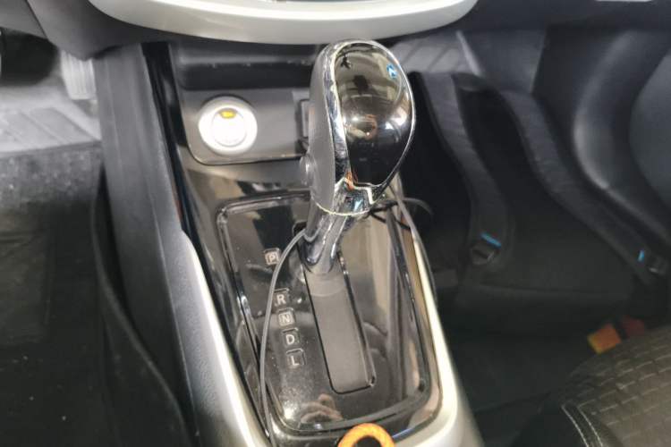 Used Nissan Tiida 2016 1.6L CVT Smart Drive Edition Gear Lever