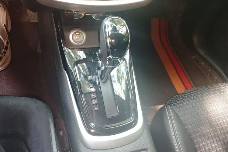Used Nissan Tiida 2016 1.6L CVT Smart Drive Edition Gear Lever