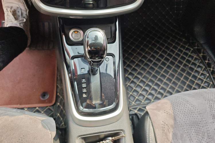 Used Nissan Tiida 2016 1.6L CVT Smart Drive Edition Gear Lever