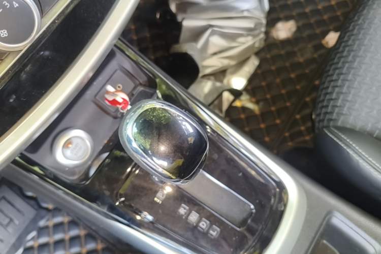 Used Nissan Tiida 2016 1.6L CVT Smart Drive Edition Gear Lever