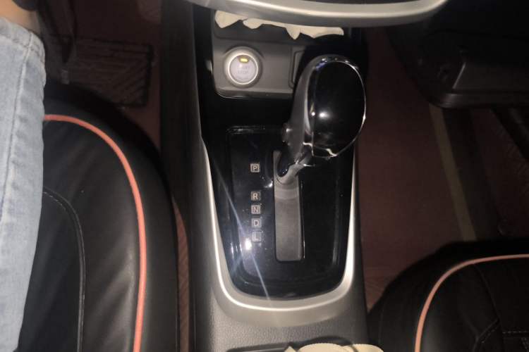 Used Nissan Tiida 2016 1.6L CVT Smart Drive Edition Gear Lever