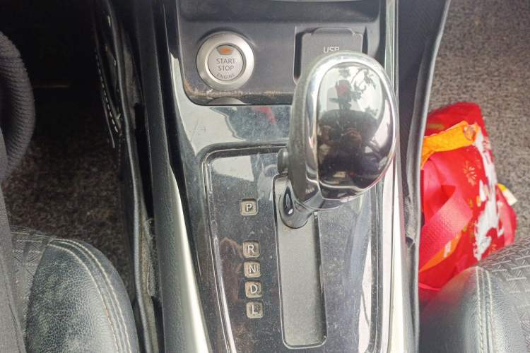 Used Nissan Tiida 2016 1.6L CVT Smart Drive Edition Gear Lever