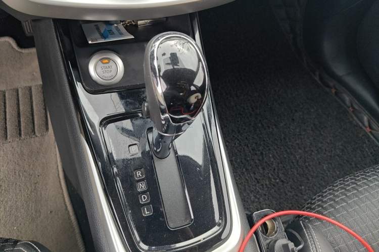 Used Nissan Tiida 2016 1.6L CVT Smart Drive Edition Gear Lever