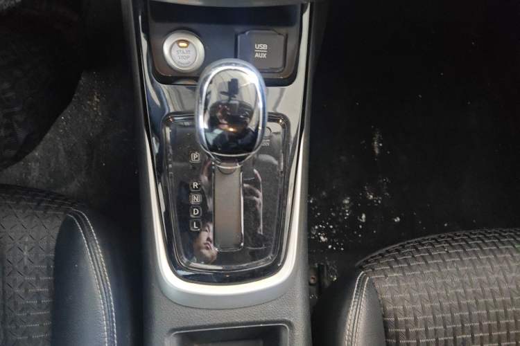 Used Nissan Tiida 2016 1.6L CVT Smart Drive Edition Gear Lever