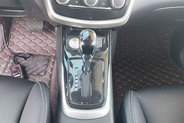 Used Nissan Tiida 2016 1.6L CVT Smart Drive Edition Gear Lever