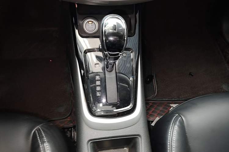 Used Nissan Tiida 2016 1.6L CVT Smart Drive Edition Gear Lever