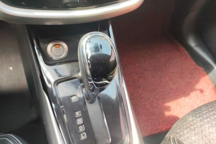 Used Nissan Tiida 2016 1.6L CVT Smart Drive Edition Gear Lever