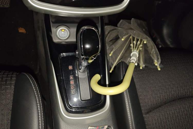 Used Nissan Tiida 2016 1.6L CVT Smart Drive Edition Gear Lever