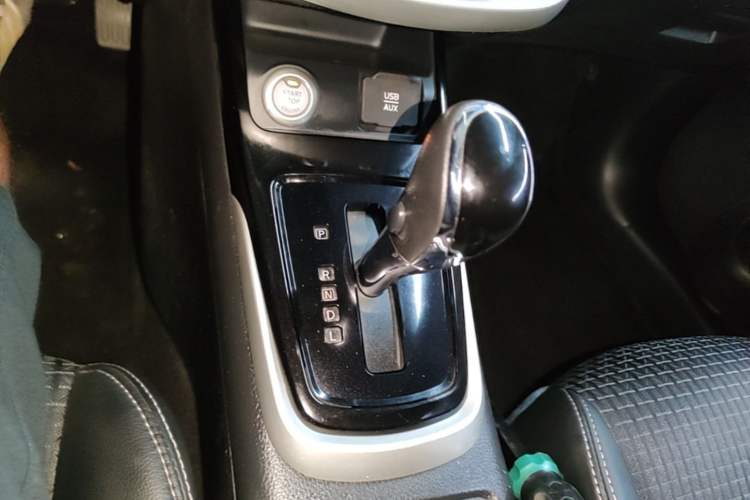 Used Nissan Tiida 2016 1.6L CVT Smart Drive Edition Gear Lever