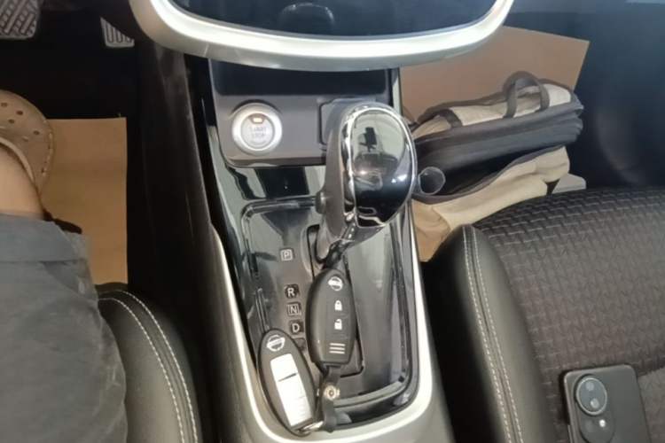 Used Nissan Tiida 2016 1.6L CVT Smart Drive Edition Gear Lever