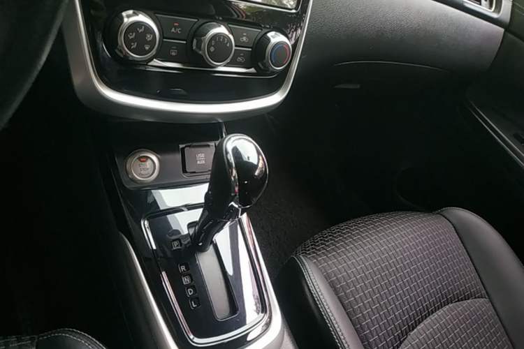 Used Nissan Tiida 2016 1.6L CVT Smart Drive Edition Gear Lever
