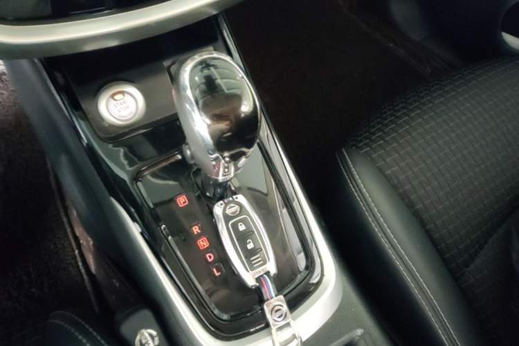 Used Nissan Tiida 2016 1.6L CVT Smart Drive Edition Gear Lever