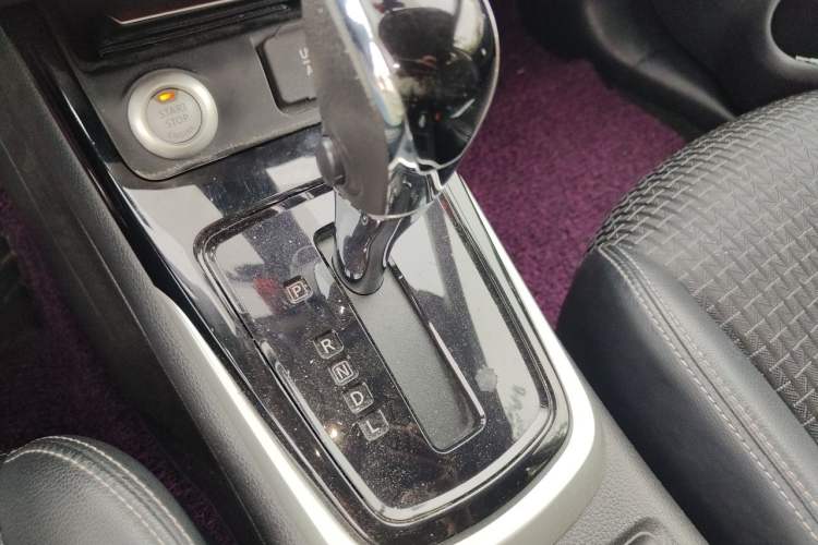 Used Nissan Tiida 2016 1.6L CVT Smart Drive Edition Gear Lever