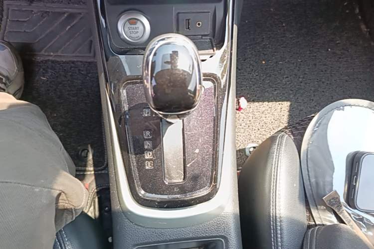 Used Nissan Tiida 2016 1.6L CVT Smart Drive Edition Gear Lever