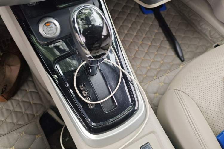Used Nissan Tiida 2016 1.6L CVT ZhiZun Edition Gear Lever