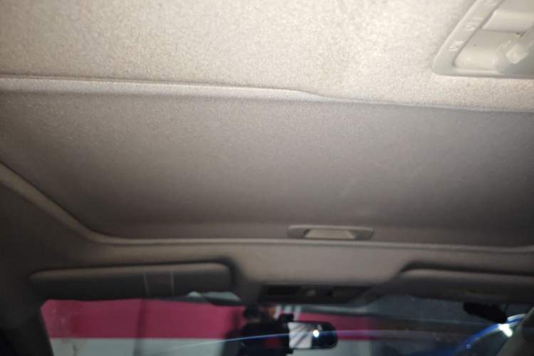 Used Nissan Tiida 2016 1.6L CVT Cool Dynamic Edition Headliner