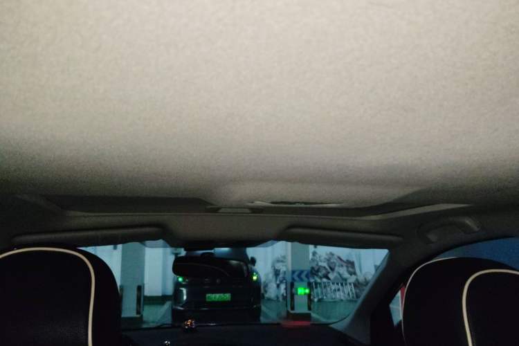 Used Nissan Tiida 2016 1.6L CVT Cool Dynamic Edition Headliner